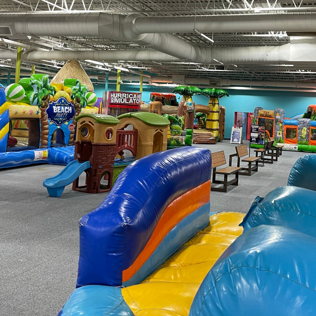 Arab koppeling Verfijning Indoor Inflatable Fun Park in NH & MA | Cowabunga's